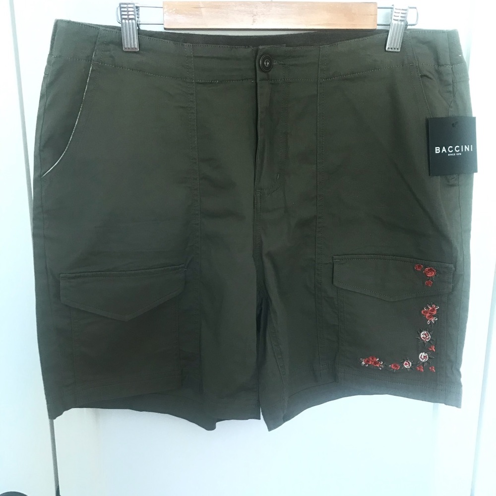 Olive shorts embellished with flowers